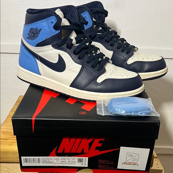 Nike Air Jordan 1 Retro High OG Obsidian/University Blue